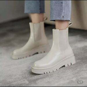 NWT Cream LUG Sole Boots ~ 8 ~ ZARA